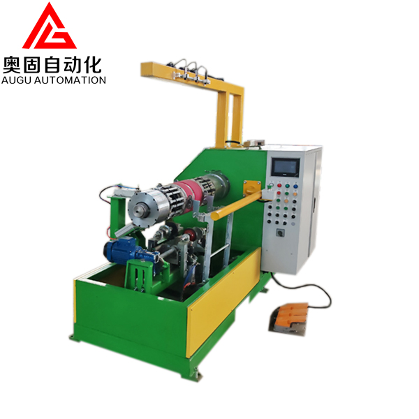 Stroj na výrobu pneumatík pre trojkolky